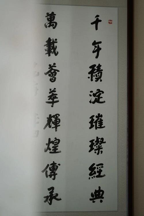 凹凸传奇：遇见春天的仪式感AG真人来仙游红木家具厂(图1)