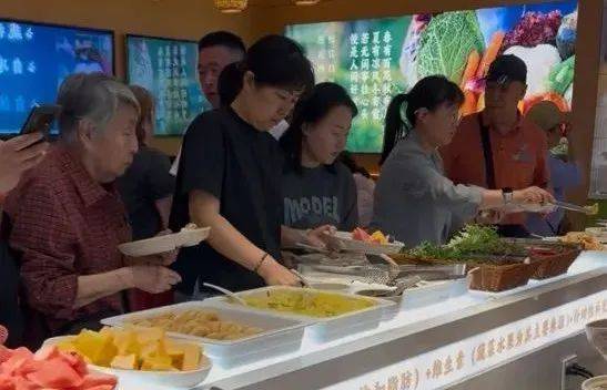动哈埠餐桌上的文明“食”刻AG真人试玩平台“筷”乐行(图8)
